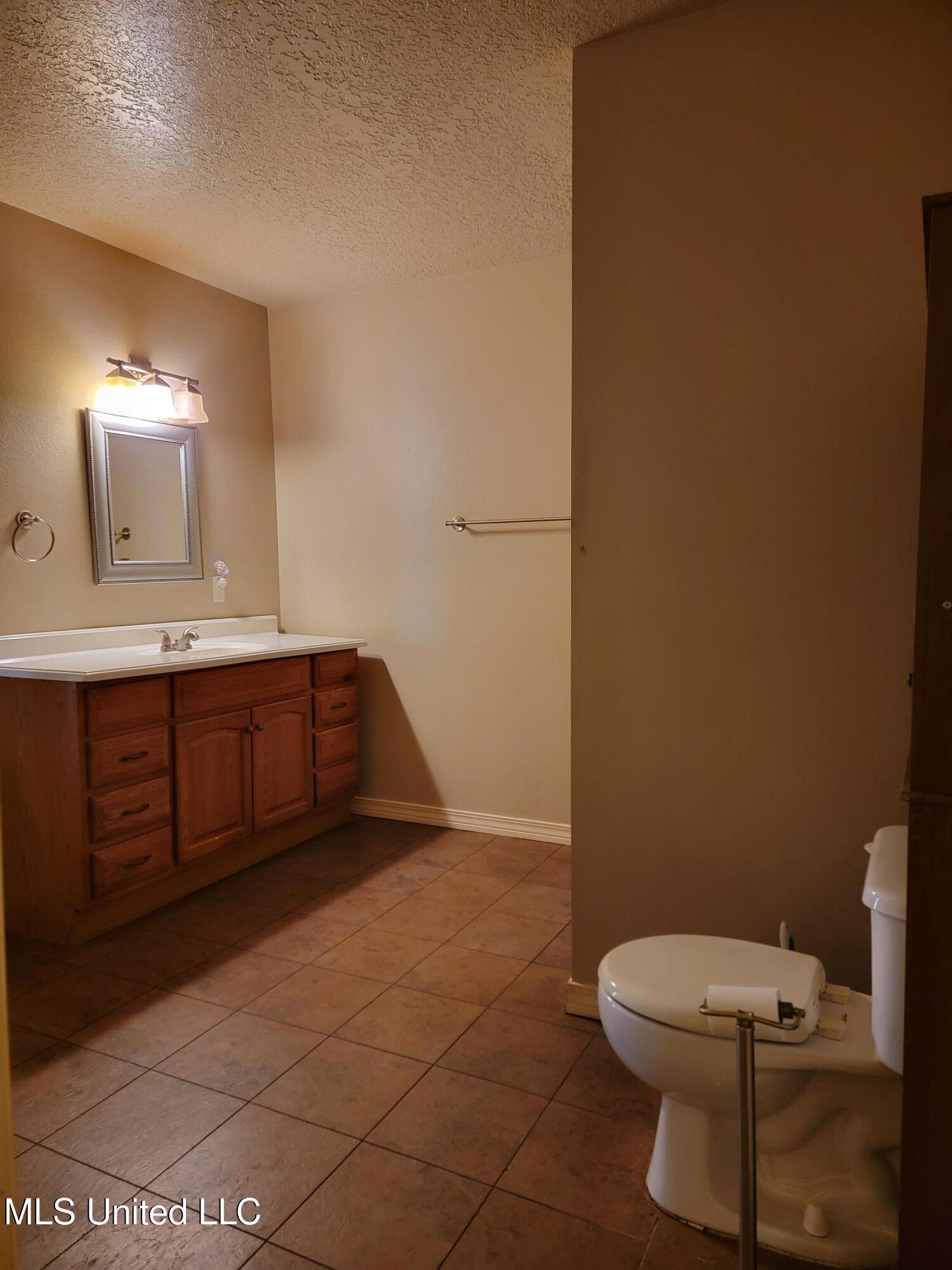 7204 Hampton Drive Biloxi, MS 39532 - Photo 15 of 27 1000038616