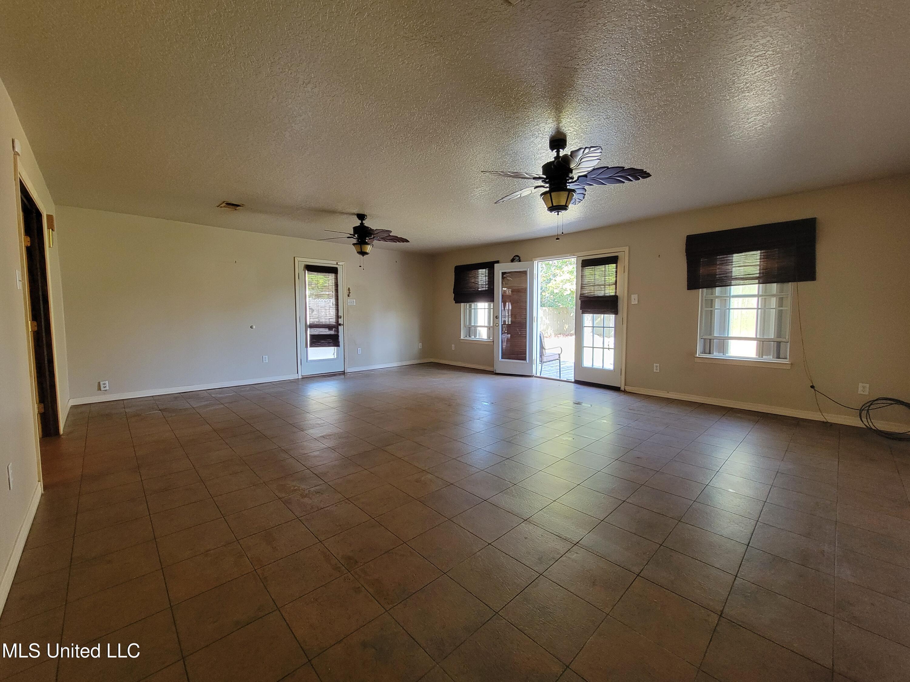 7204 Hampton Drive Biloxi, MS 39532 - Photo 17 of 27 1000038625