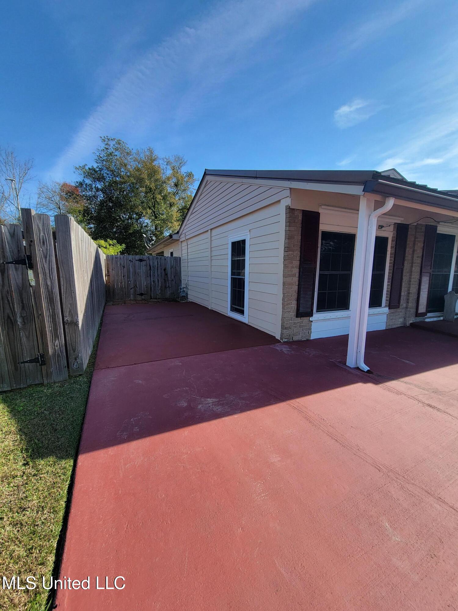 7204 Hampton Drive Biloxi, MS 39532 - Photo 3 of 27 1000038595