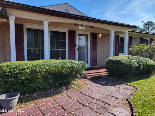 $197,000 | 7204 Hampton Drive, Biloxi, MS 39532