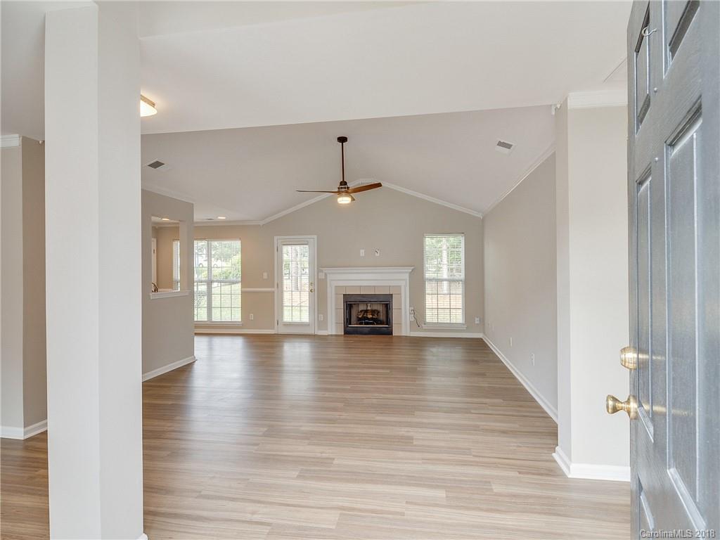 12705 Cardinal Point Road, Unit 26 Charlotte, NC 28269 - Photo 12 of 29 Gallery Image 12