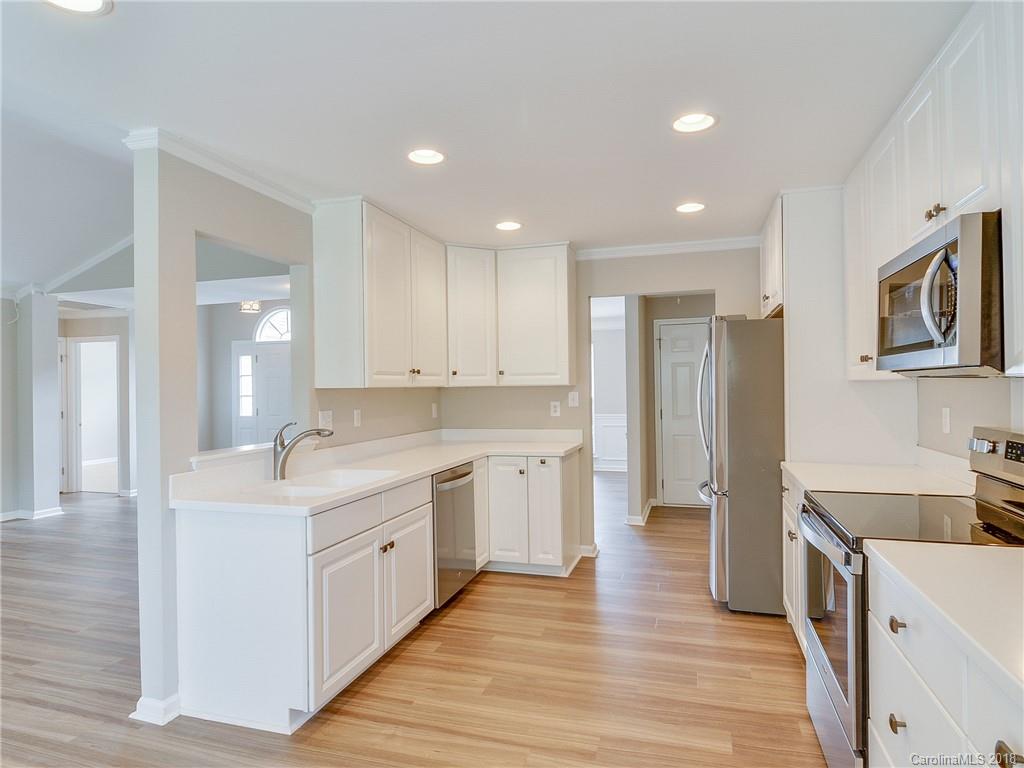 12705 Cardinal Point Road, Unit 26 Charlotte, NC 28269 - Photo 21 of 29 Gallery Image 21