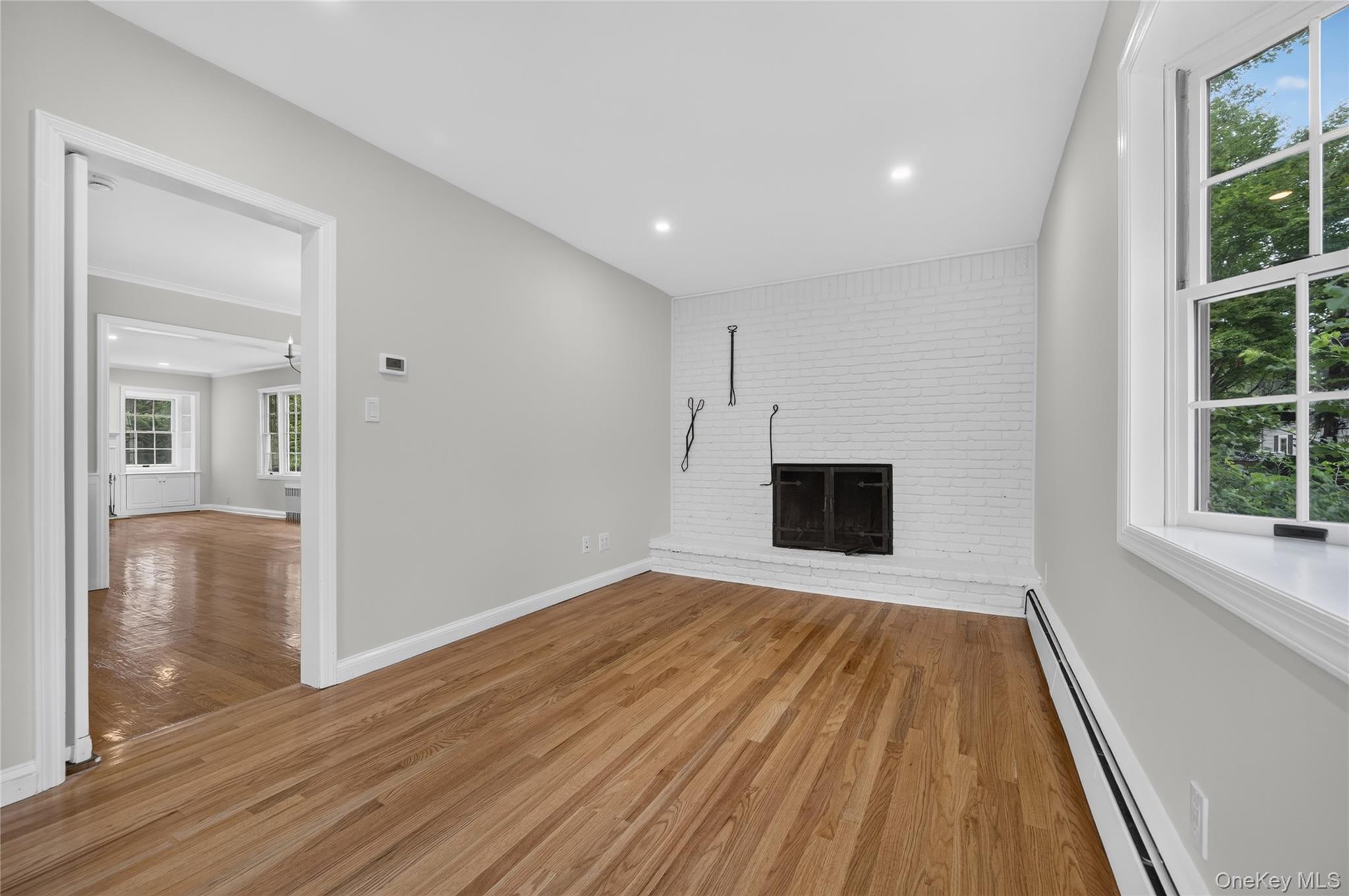 70 Woodedge Road Manhasset, NY 11030 - Photo 7 of 29 Gallery Image 7