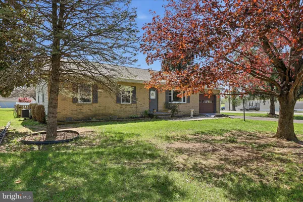 $325,000 | 14 Windsor Lane, Bunker Hill, WV 25413