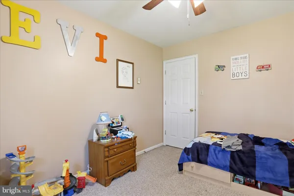 $325,000 | 14 Windsor Lane, Bunker Hill, WV 25413