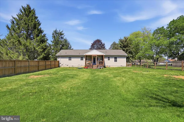$325,000 | 14 Windsor Lane, Bunker Hill, WV 25413