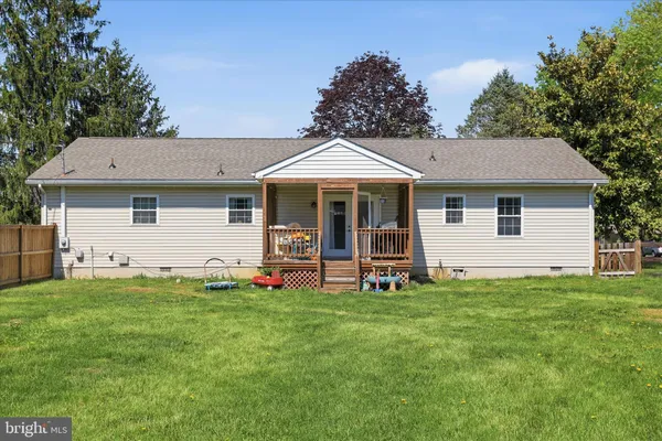 $325,000 | 14 Windsor Lane, Bunker Hill, WV 25413