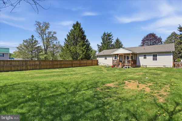 $325,000 | 14 Windsor Lane, Bunker Hill, WV 25413