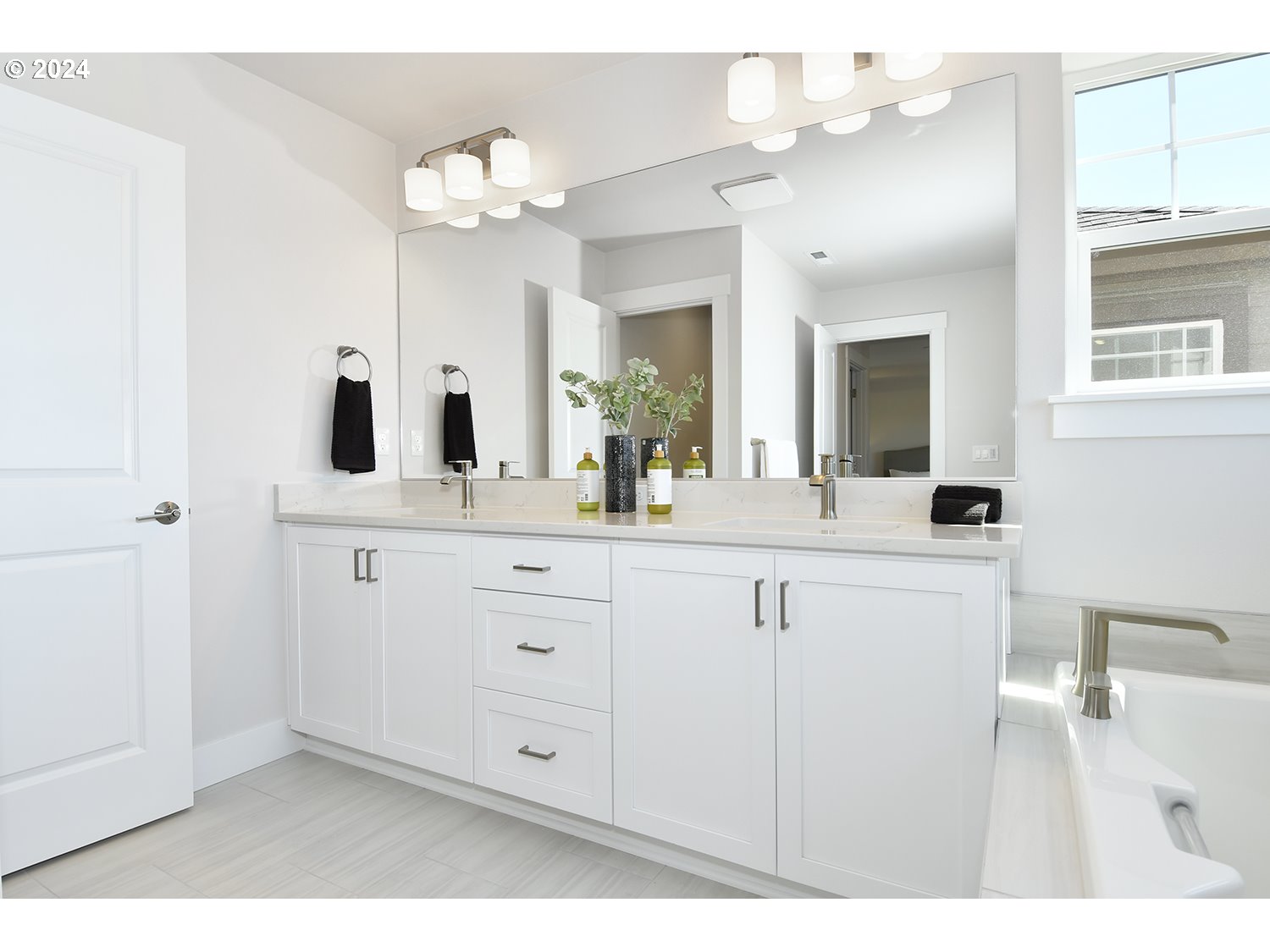 12605 Southwest Strobel Road Beaverton, OR 97007 - Photo 19 of 45 Gallery Image 19
