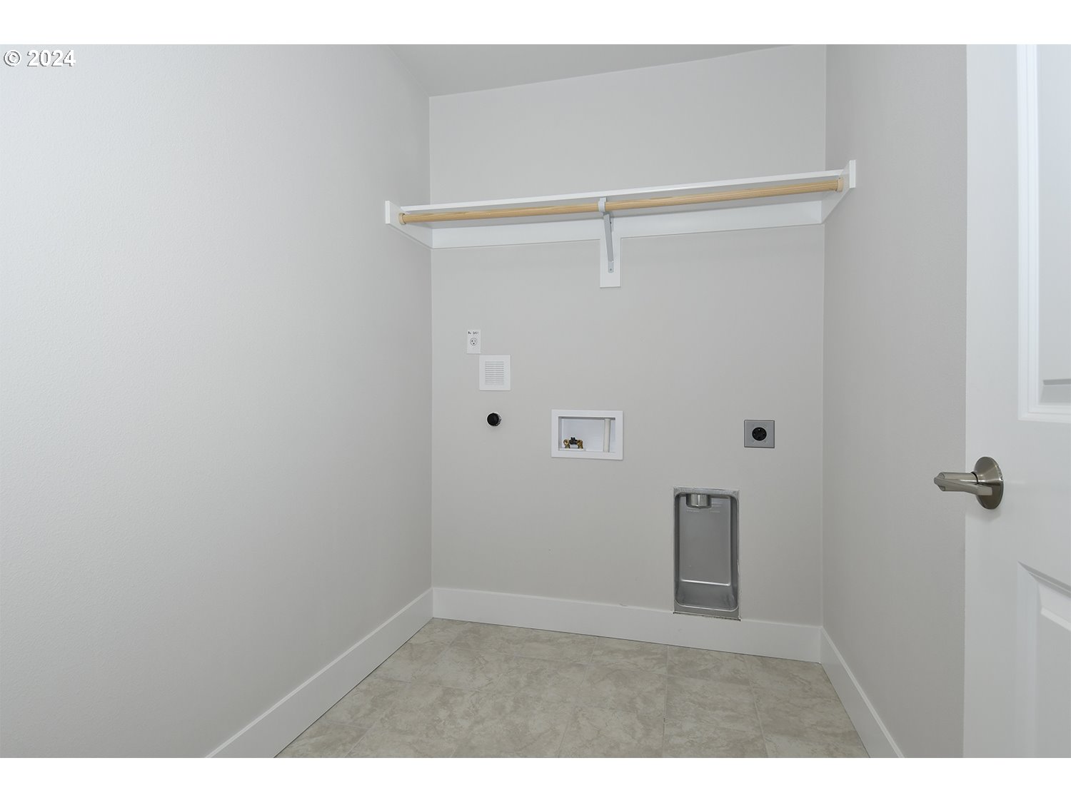 12605 Southwest Strobel Road Beaverton, OR 97007 - Photo 20 of 45 Gallery Image 20