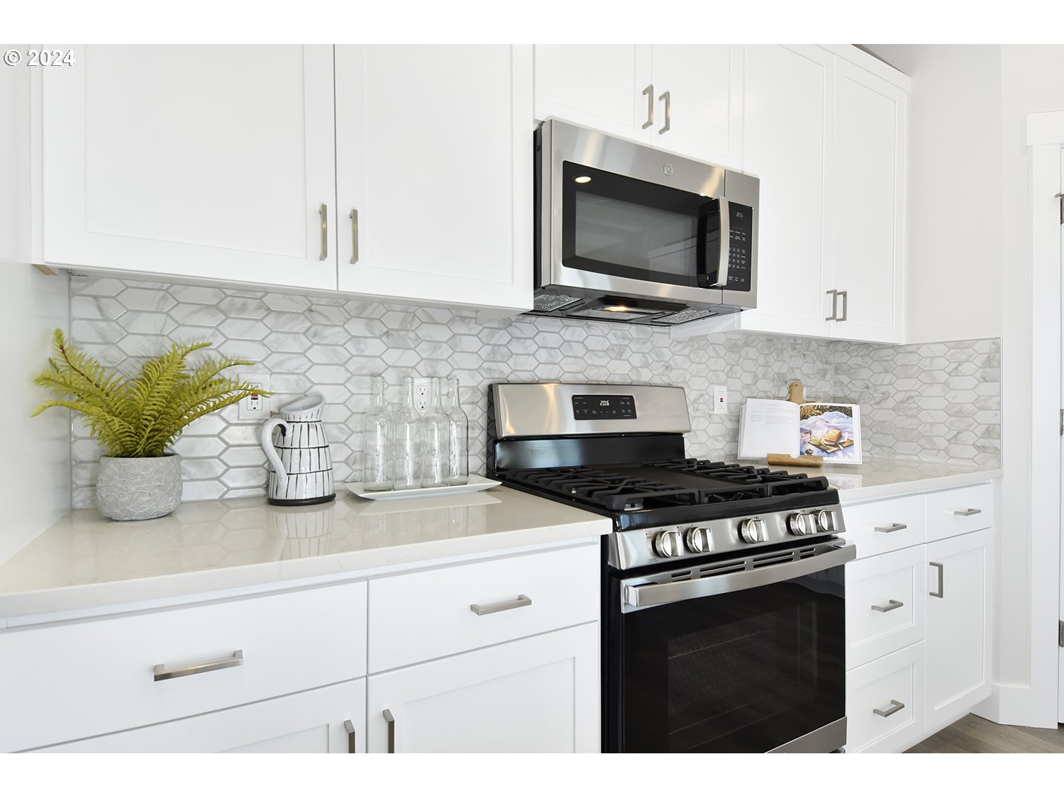 12605 Southwest Strobel Road Beaverton, OR 97007 - Photo 2 of 45 Gallery Image 2