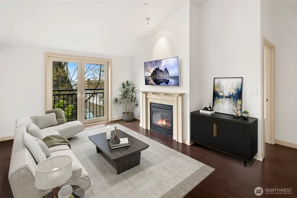 $425,000 | 701 1st Avenue North, Unit 402, Seattle, WA 98109