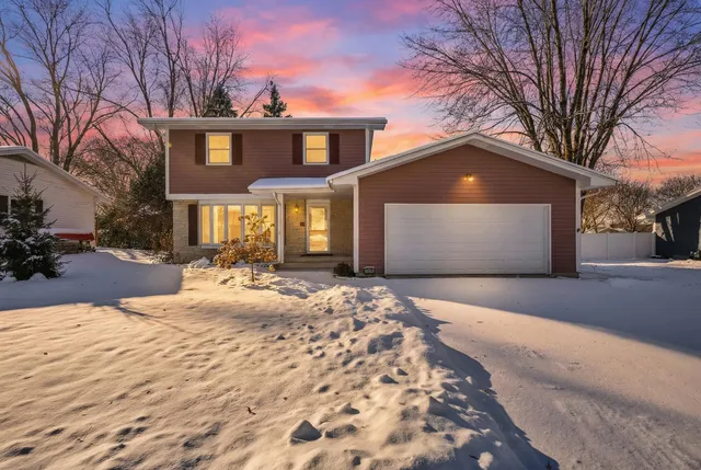 $299,900 | 820 Ellen Lane, Fond du Lac, WI 54935