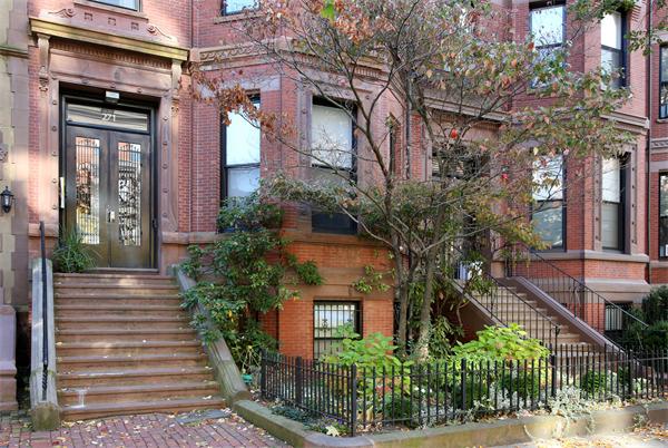 271 Beacon Street, Unit 6 Boston, MA 02116 - Photo 7 of 7 a front view of a house