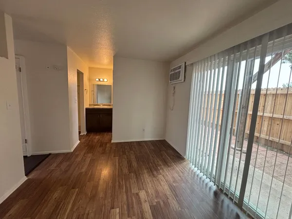 $1,095 | 1200 Lanny Avenue, Unit 22, Clarkdale, AZ 86324