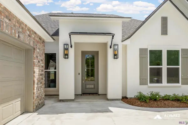 $379,990 | 25310 Burlington Drive, Denham Springs, LA 70726