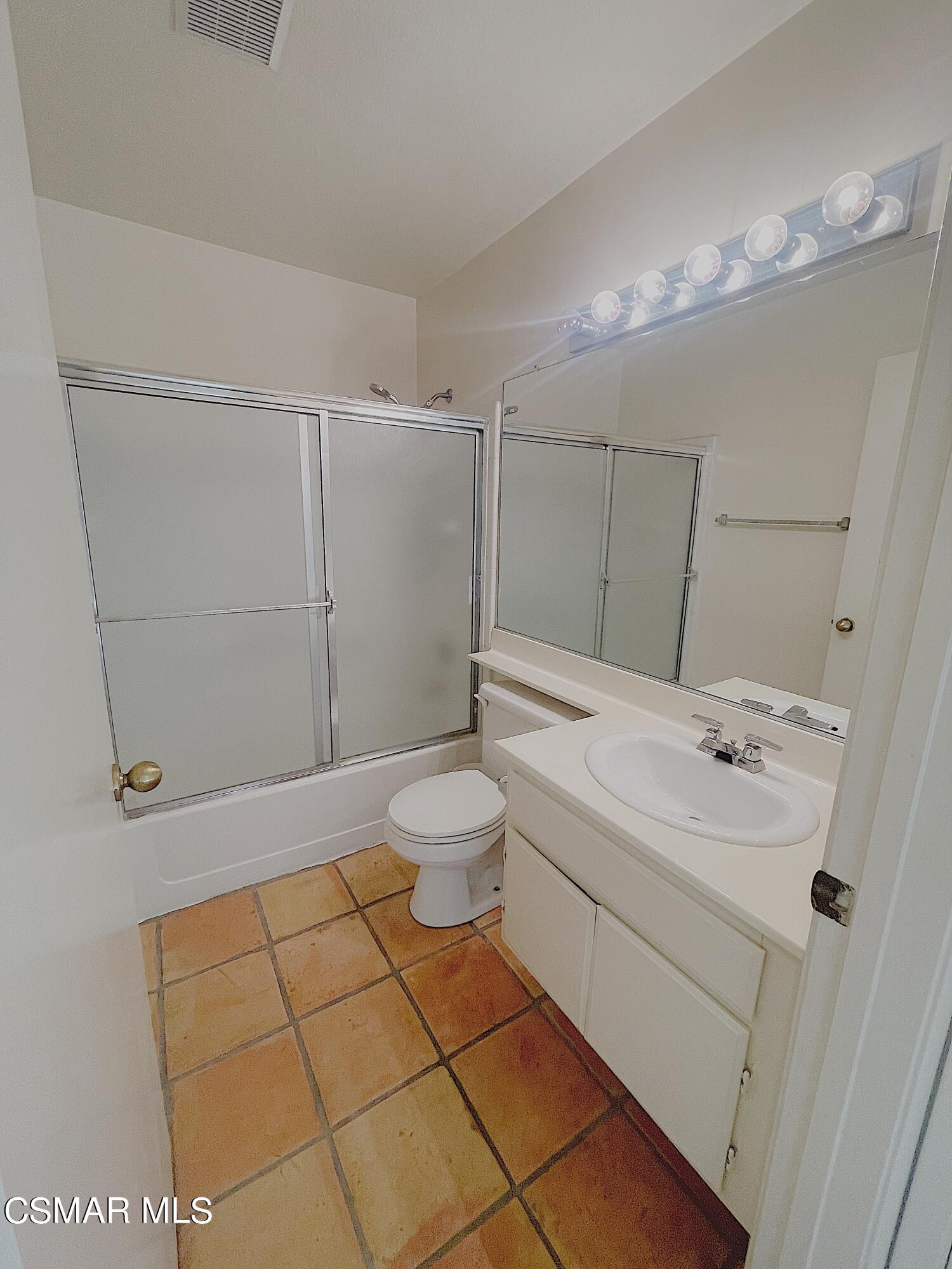 1195 Fitzgerald Road, Unit D Simi Valley, CA 93065 - Photo 7 of 15 IMG_7453