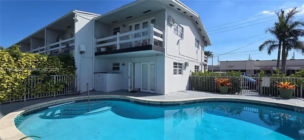 $1,900 | 2185 Northeast 123rd Street, Unit 101, North Miami, FL 33181