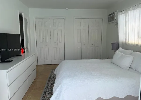 $1,900 | 2185 Northeast 123rd Street, Unit 101, North Miami, FL 33181