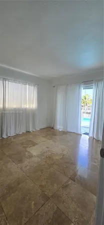 $1,900 | 2185 Northeast 123rd Street, Unit 101, North Miami, FL 33181