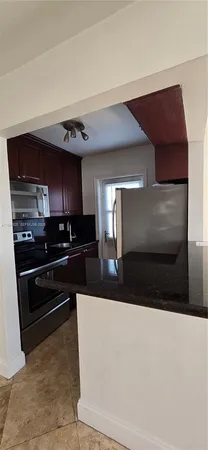 $1,900 | 2185 Northeast 123rd Street, Unit 101, North Miami, FL 33181