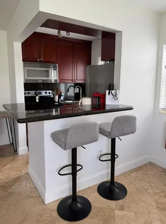 $1,900 | 2185 Northeast 123rd Street, Unit 101, North Miami, FL 33181