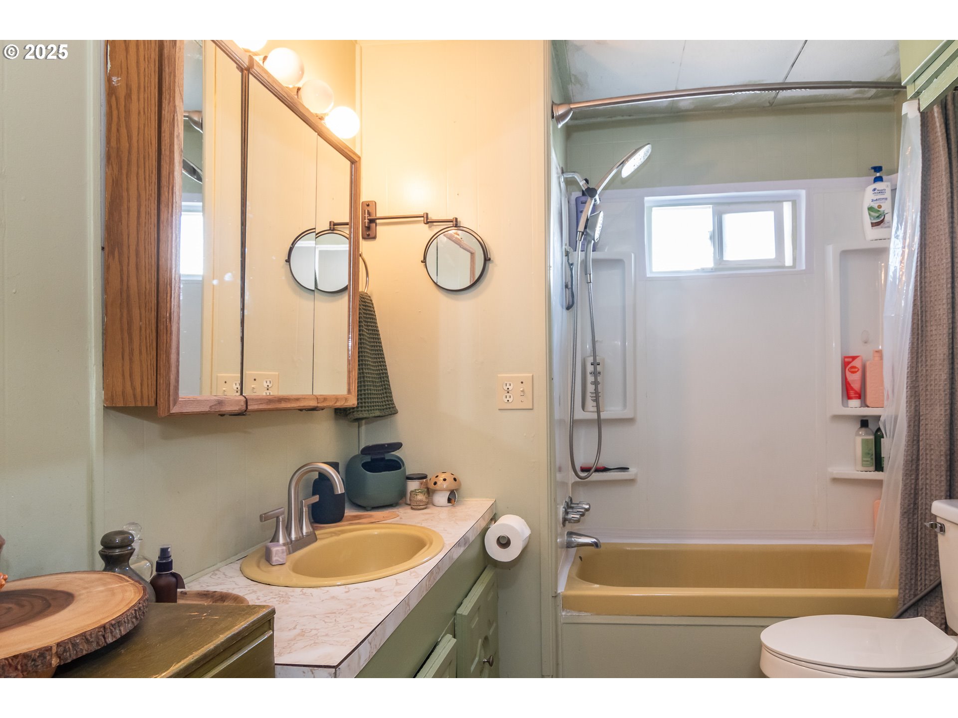 819 South Comstock Road, Unit 13 Sutherlin, OR 97479 - Photo 4 of 8