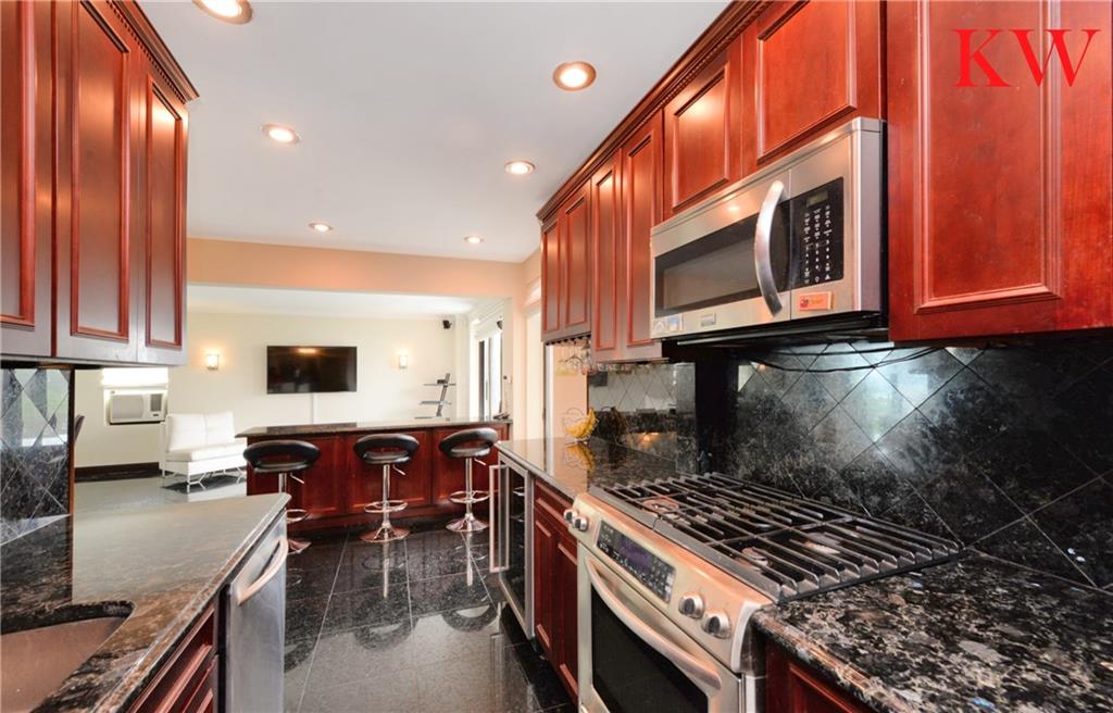 7401 Shore Road, Unit 3A Brooklyn, NY 11209 - Photo 9 of 31