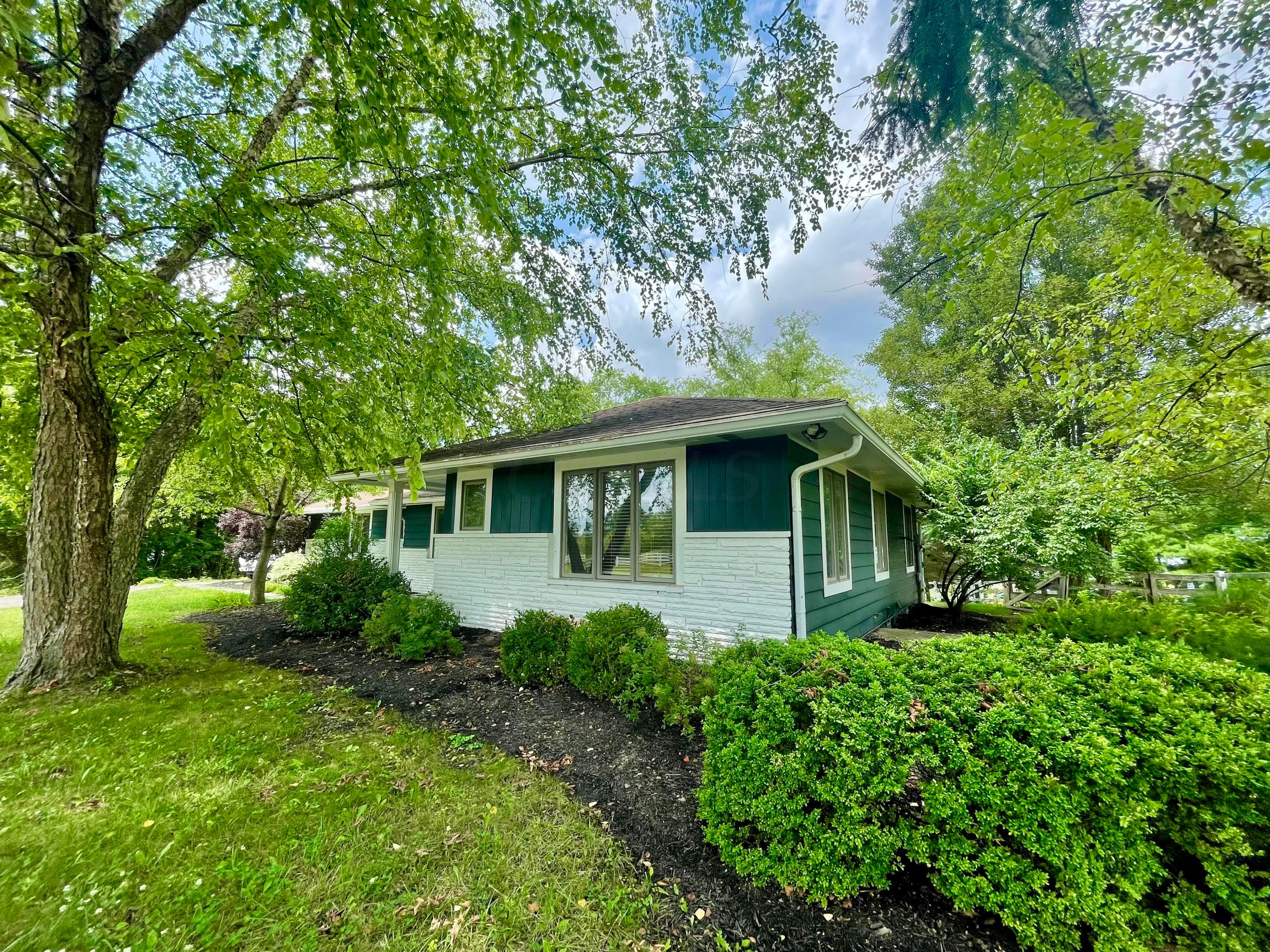 6924 Worthington Road Westerville, OH 43082 - Photo 3 of 39