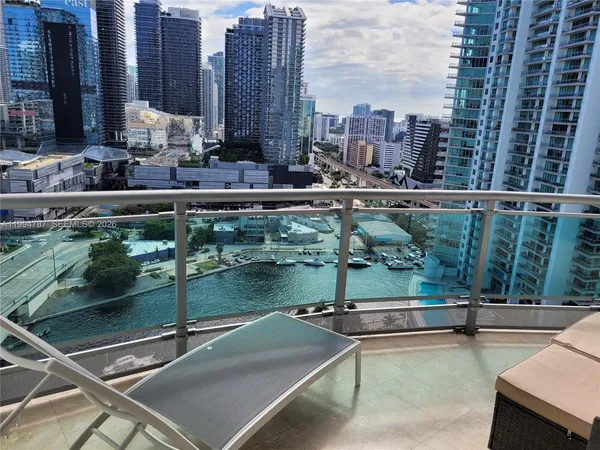 $3,400 | 350 South Miami Avenue, Unit 2714, Miami, FL 33130