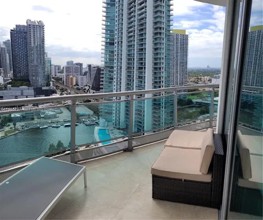 $3,400 | 350 South Miami Avenue, Unit 2714, Miami, FL 33130
