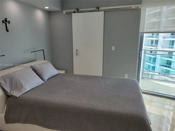 $3,400 | 350 South Miami Avenue, Unit 2714, Miami, FL 33130