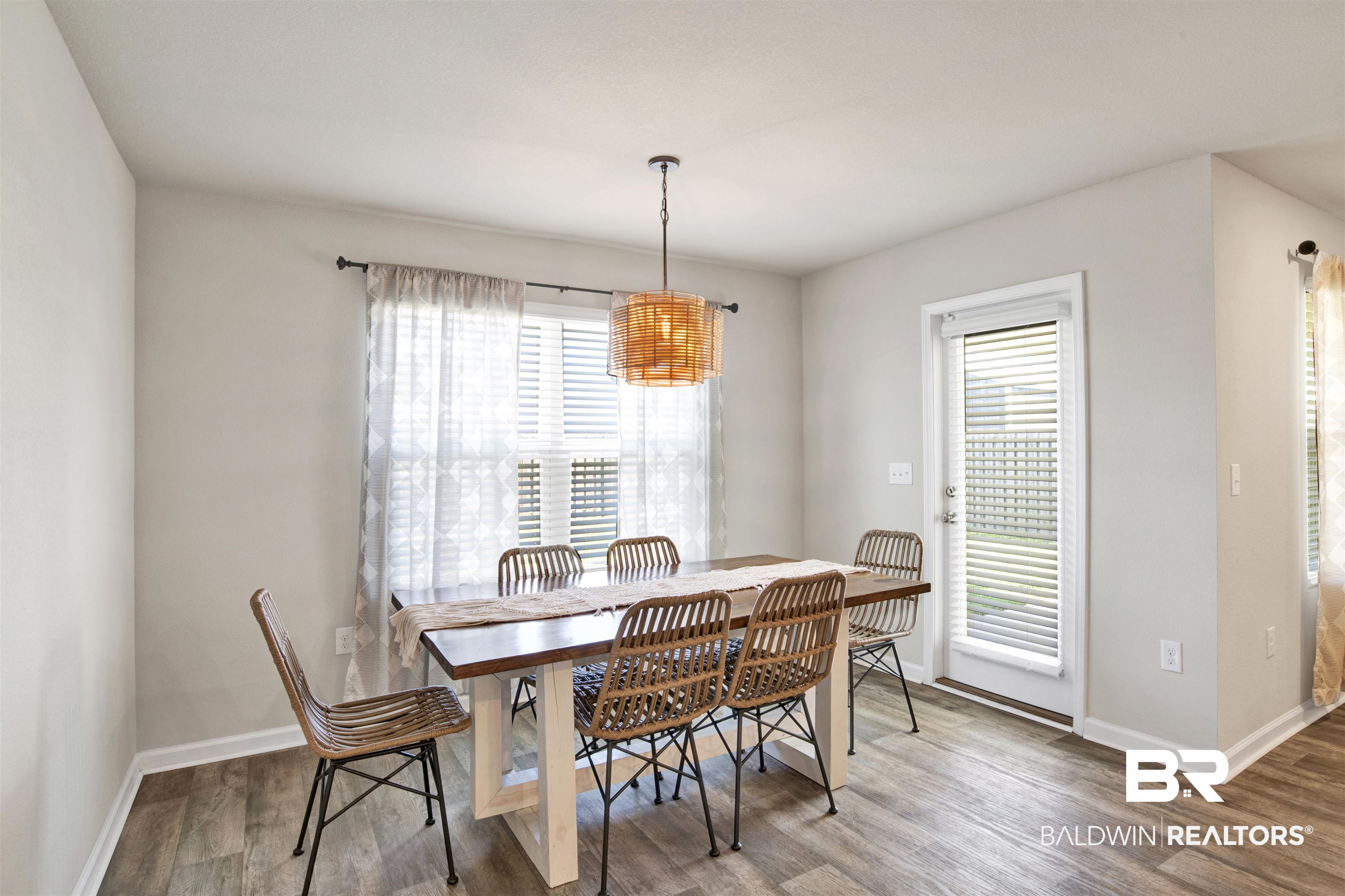 8008 Pickwick Dr. Foley, AL 36535 - Photo 16 of 33 Dining Area