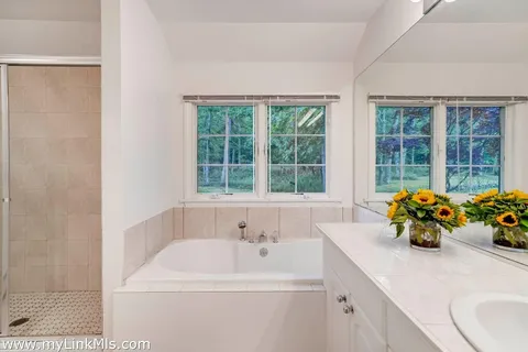 $1,750,000 | 39 Iron Hill Road, Oak Bluffs, MA 02557