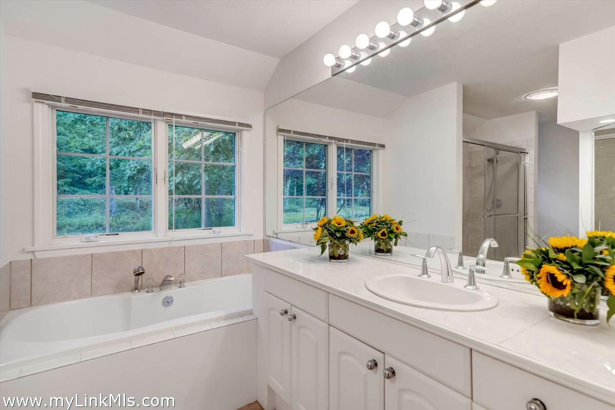 39 Iron Hill Road Oak Bluffs, MA 02557 - Photo 19 of 48