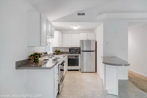 $1,750,000 | 39 Iron Hill Road, Oak Bluffs, MA 02557