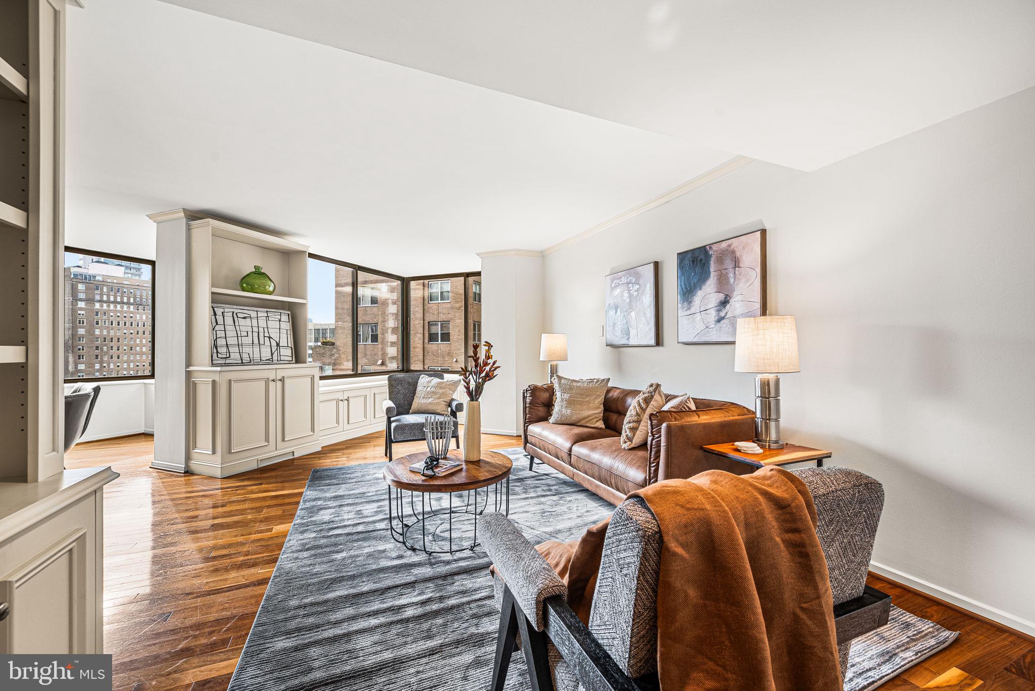 202 West Rittenhouse Square, Unit 1508 Philadelphia, PA 19103 - Photo 5 of 38 Living Room