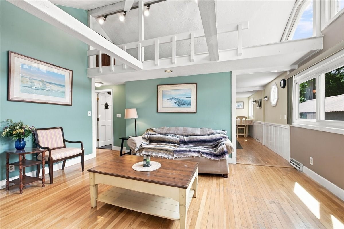 46 Hoover Road Walpole, MA 02081 - Photo 4 of 34 Gallery Image 4