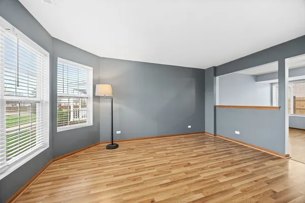 $315,000 | 568 Four Seasons Boulevard, Aurora, IL 60504