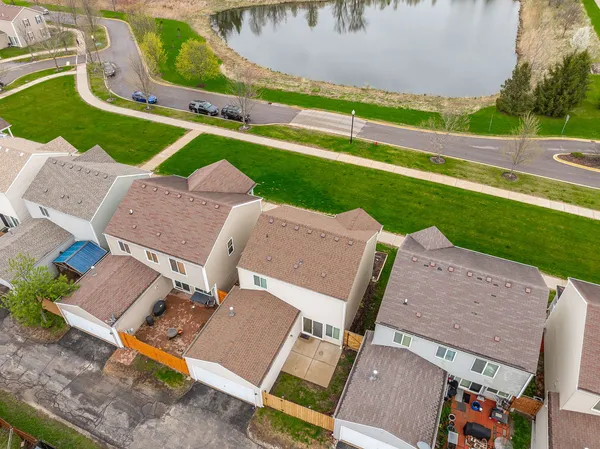 $315,000 | 568 Four Seasons Boulevard, Aurora, IL 60504