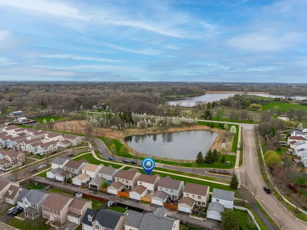 $315,000 | 568 Four Seasons Boulevard, Aurora, IL 60504