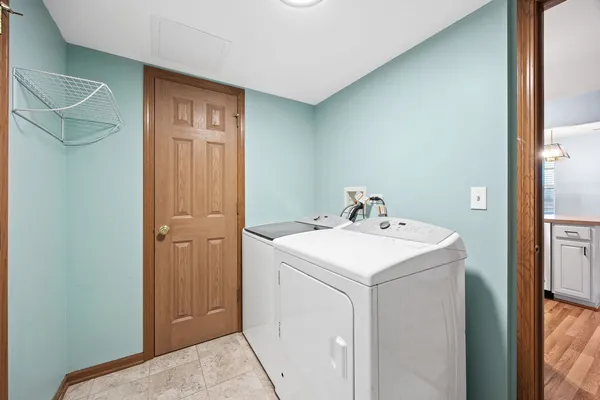 $315,000 | 568 Four Seasons Boulevard, Aurora, IL 60504