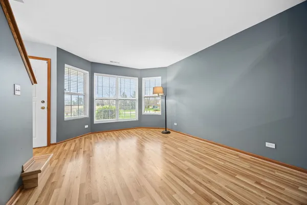 $315,000 | 568 Four Seasons Boulevard, Aurora, IL 60504