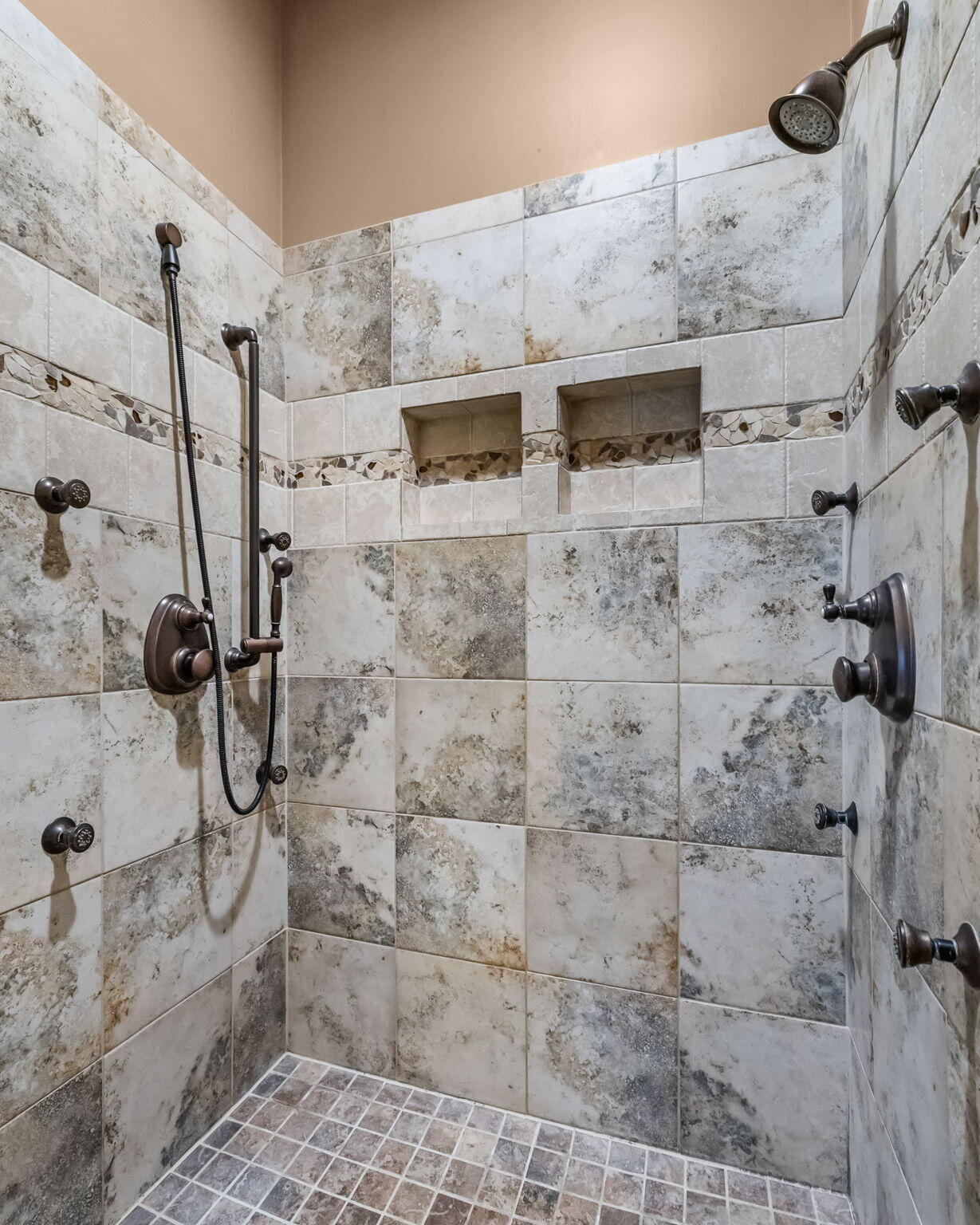 1144 Highland View Loop Redmond, OR 97756 - Photo 25 of 69 26