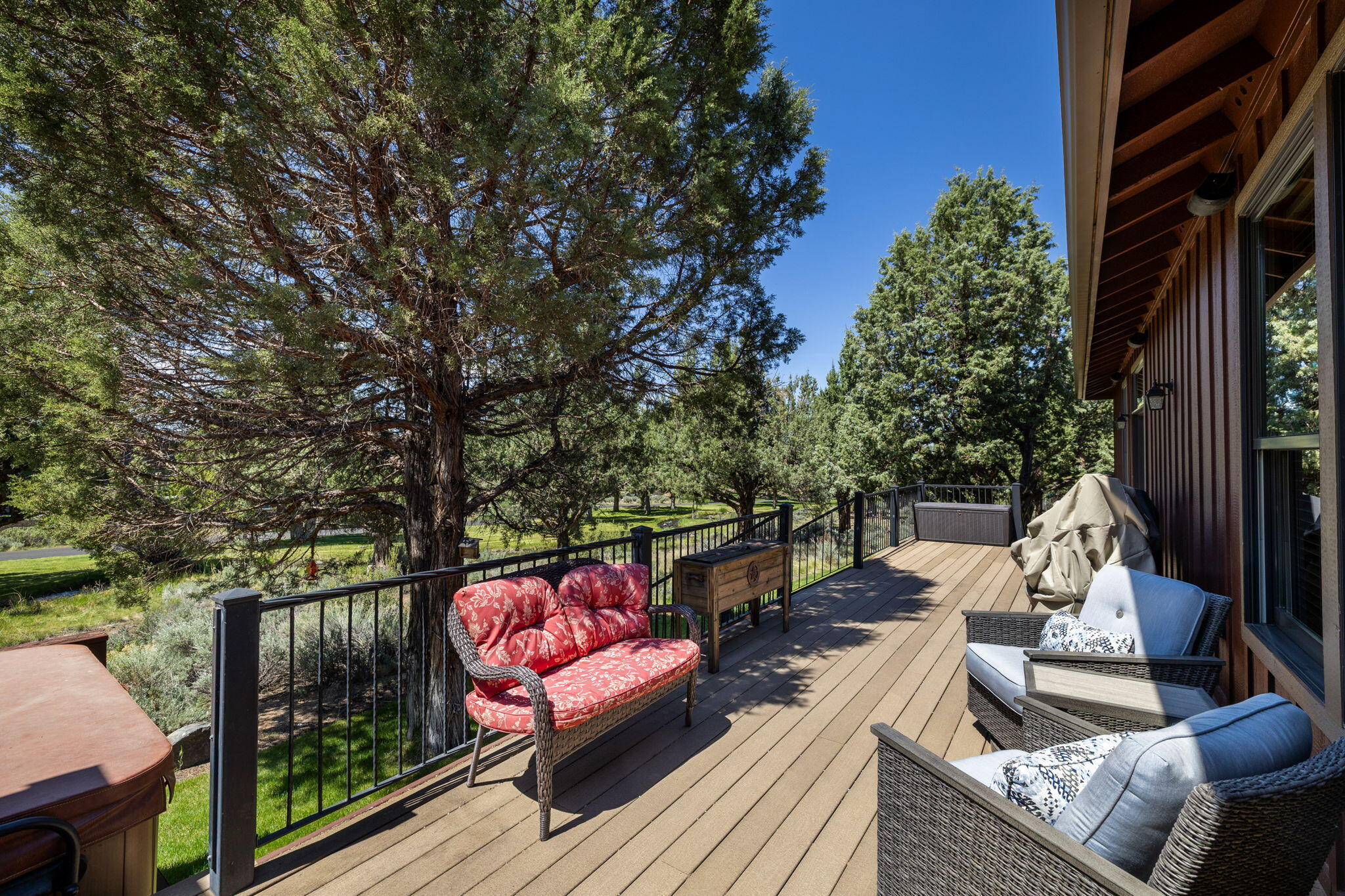 1144 Highland View Loop Redmond, OR 97756 - Photo 34 of 69 35
