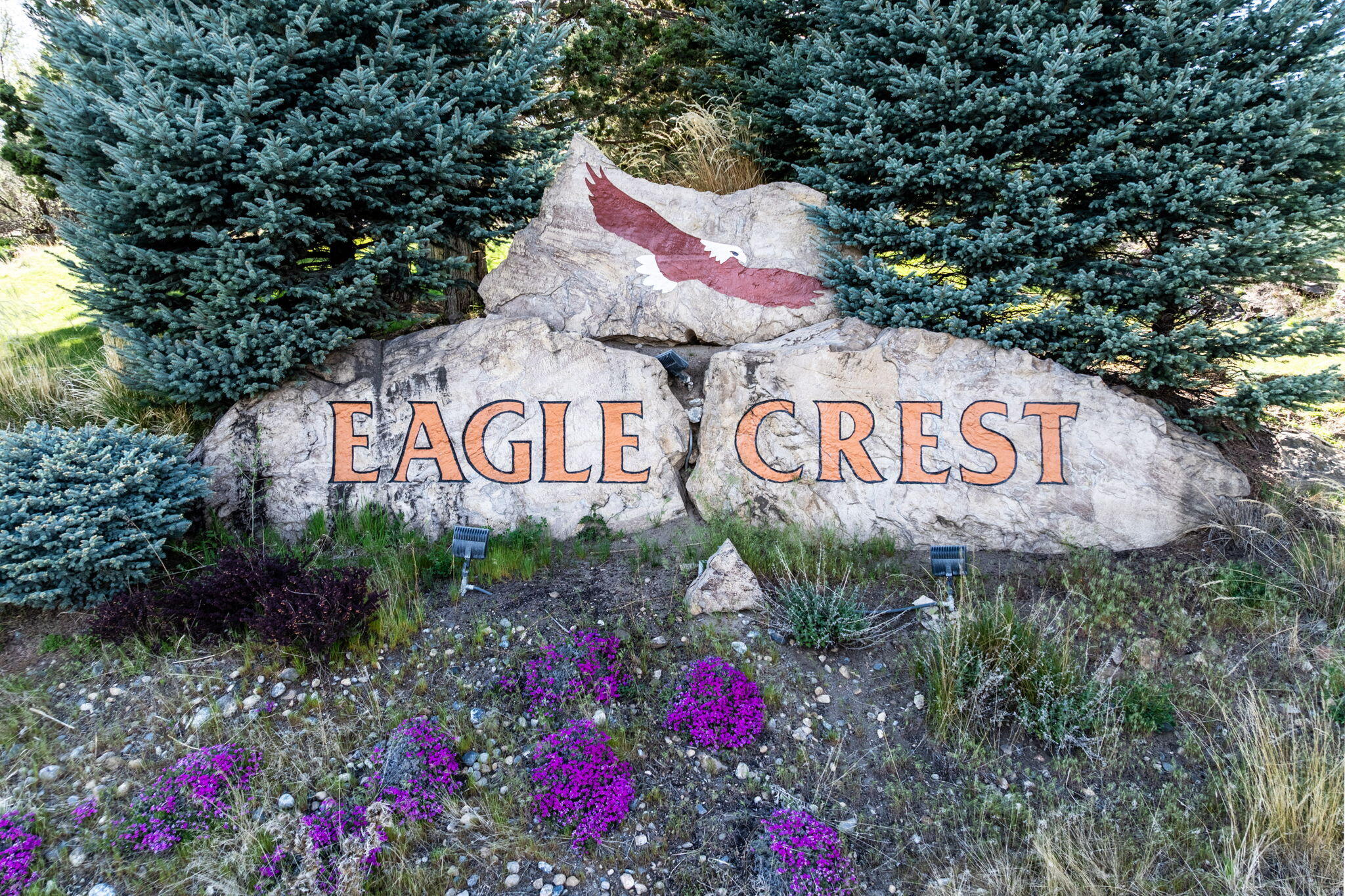 1144 Highland View Loop Redmond, OR 97756 - Photo 63 of 69 a sign that is on a pole