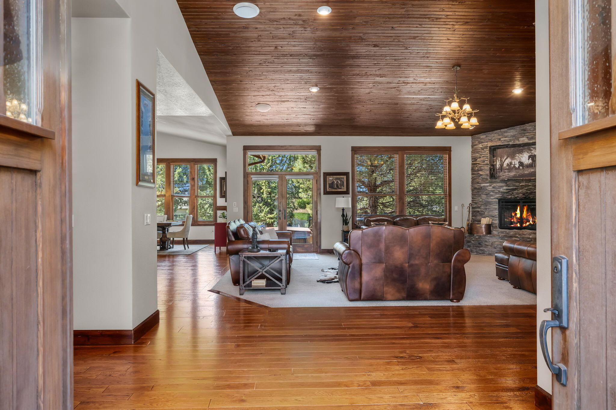 1144 Highland View Loop Redmond, OR 97756 - Photo 8 of 69 a living room with furniture and a large window