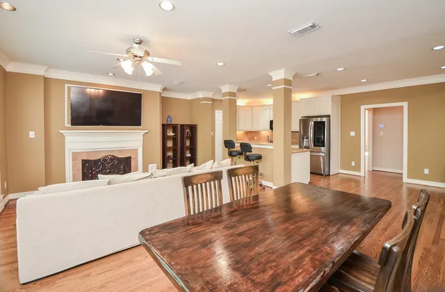 $4,200 | 227 McGowen Street, Houston, TX 77006