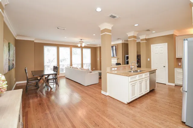 $4,200 | 227 McGowen Street, Houston, TX 77006