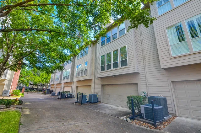 $4,200 | 227 McGowen Street, Houston, TX 77006